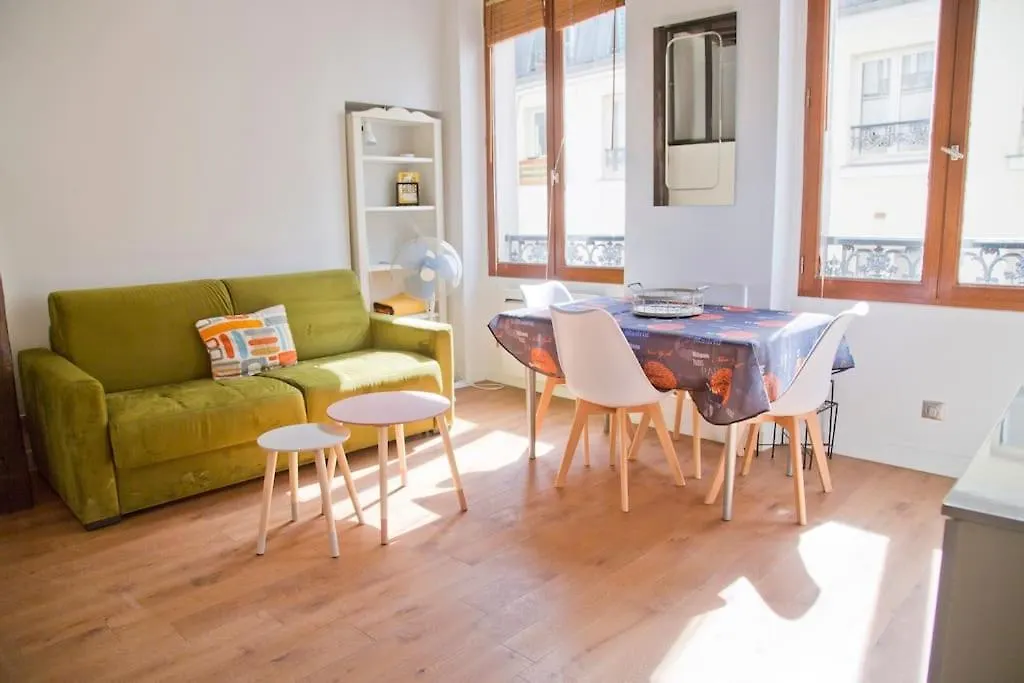 Charming Apartment Rue Des Rosiers Paris